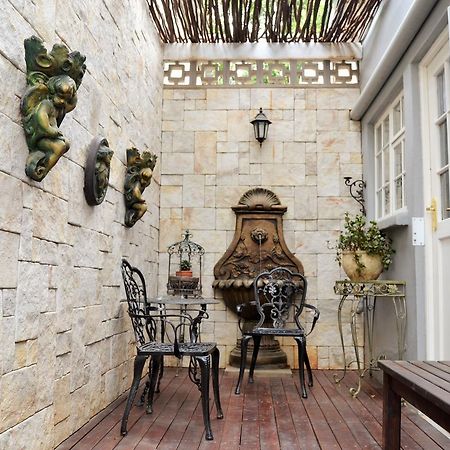 Versailles Self-Catering Веллингтон Экстерьер фото