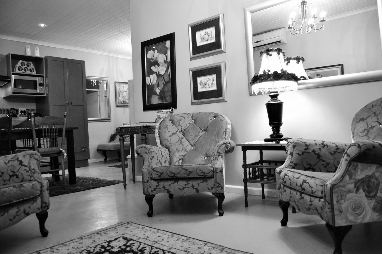Versailles Self-Catering Веллингтон Экстерьер фото